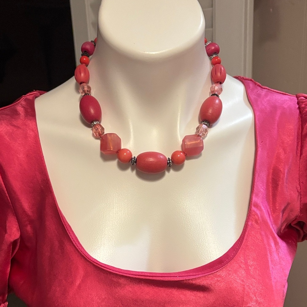 Elegant Pink Beaded Necklace